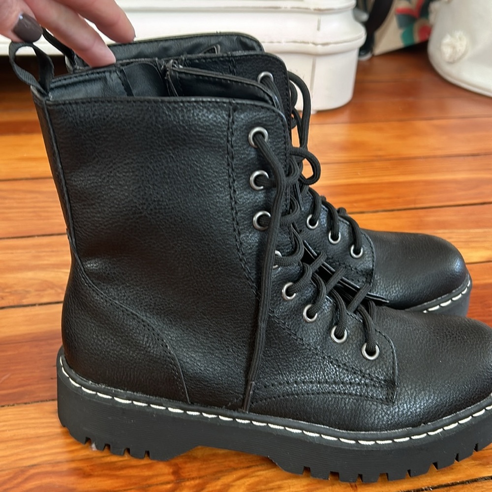 Women’s boots - Picture 3 of 4